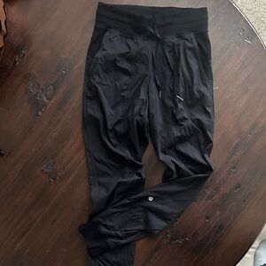 Lululemon Women’s Dance Studio Mid-Rise Jogger Black Size 2